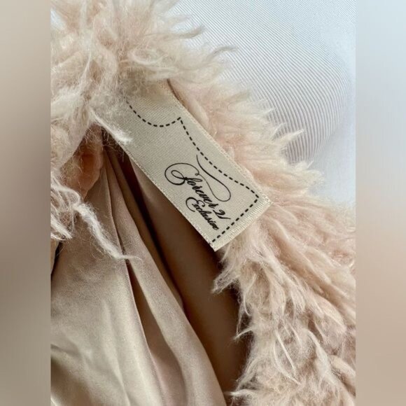 Forever 21 Faux Fur Shearling Teddy Bear Coat | Mob Wife Sciura Style Penny Lane - Picture 8 of 11